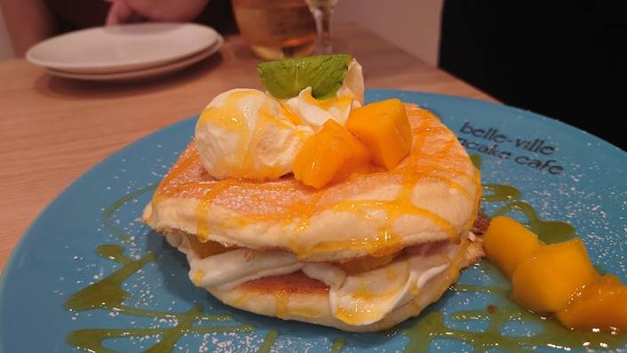 belle-ville Pancake Cafe at 100 AM
