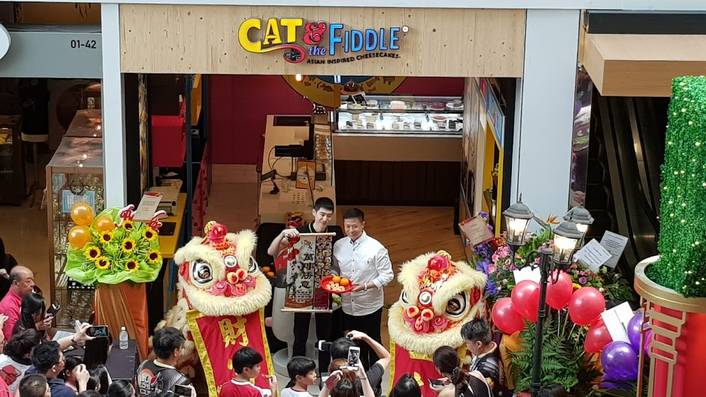 Cat & the Fiddle at Clarke Quay Central