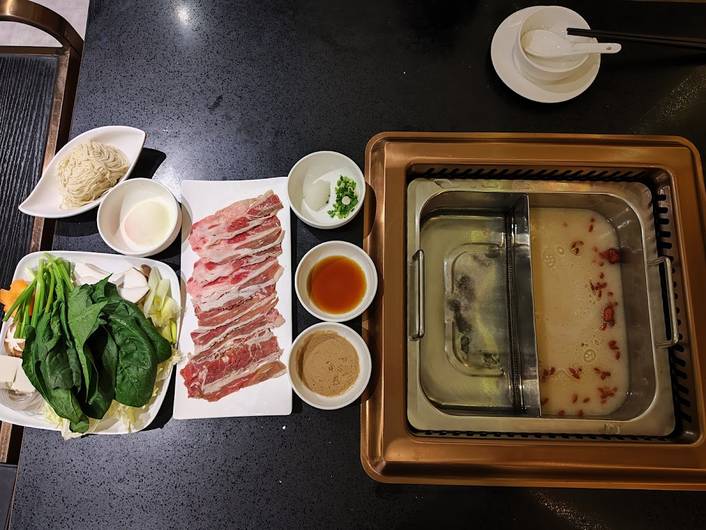 Ding Guo Guo Hot Pot at Downtown East