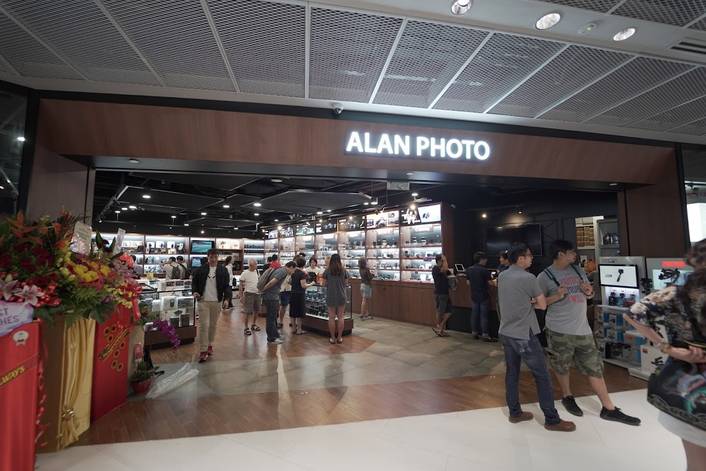 Alan Photo at Funan Mall