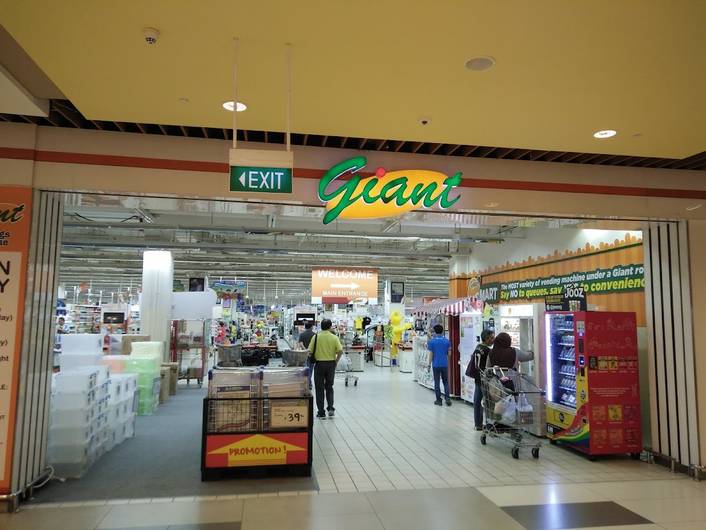 Giant Hypermarket at IMM