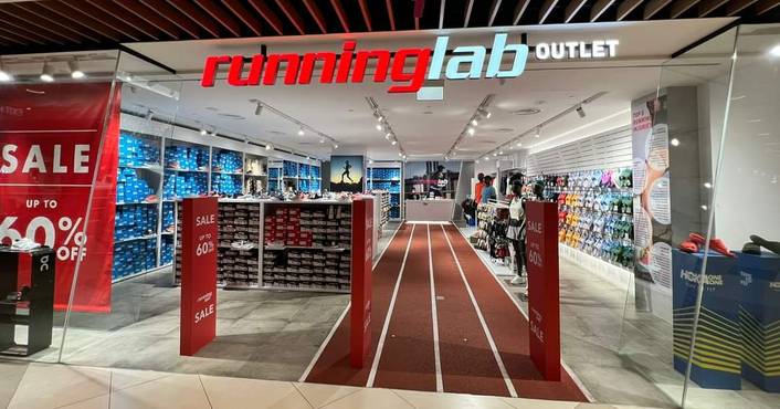 Running Lab Outlet at IMM