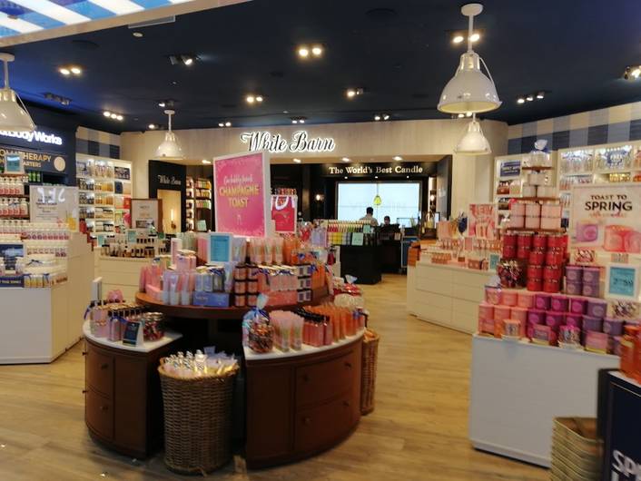 Bath & Body Works  at ION Orchard