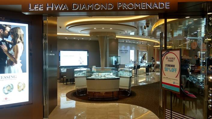 Lee Hwa Diamond Promenade at ION Orchard