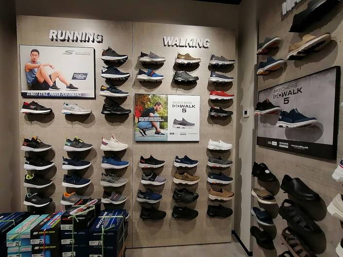 Skechers at ION Orchard