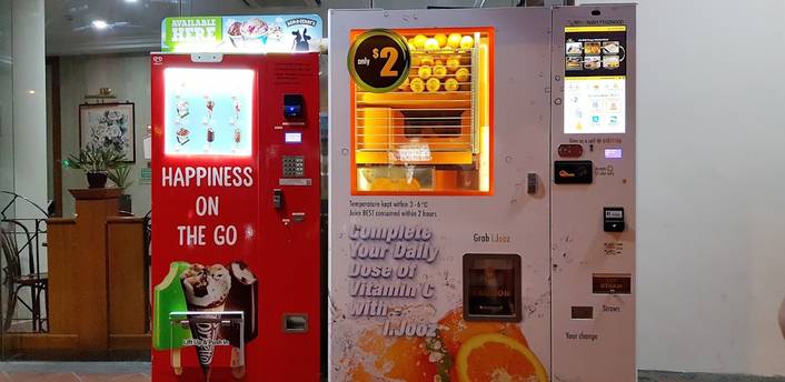 iJooz Orange Juice Vending Machine at Jem