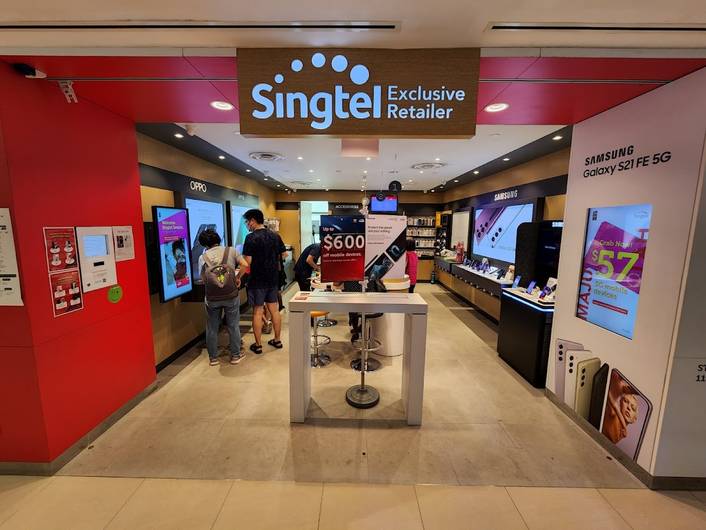 Singtel Exclusive Retailer at Junction 8
