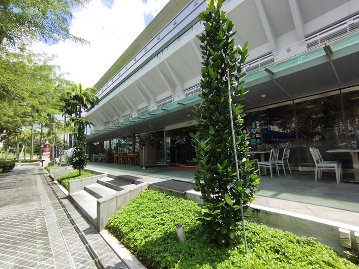 Brewerkz Restaurants and Microbreweries at Kallang Wave Mall