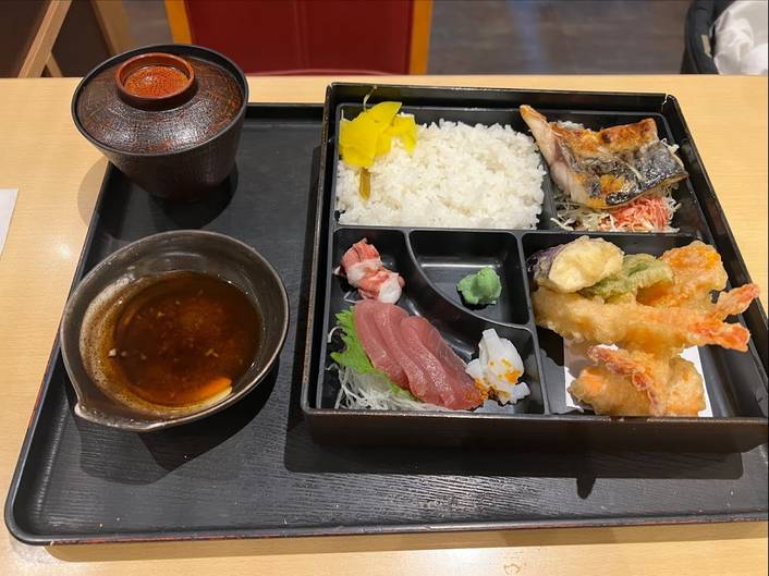 Akashi Japanese Restaurant at Paragon