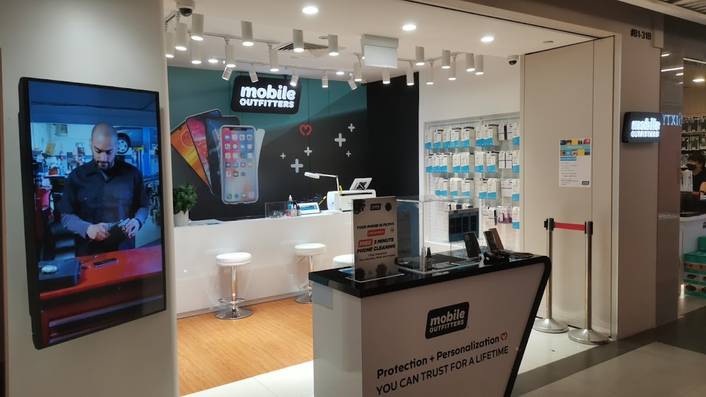 Mobile Outfitters at Plaza Singapura