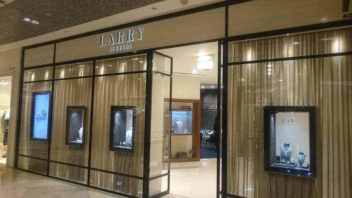 Larry Jewelry at Scotts Square