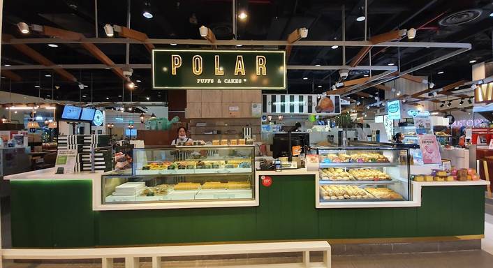 Polar Puffs & Cakes at Square 2