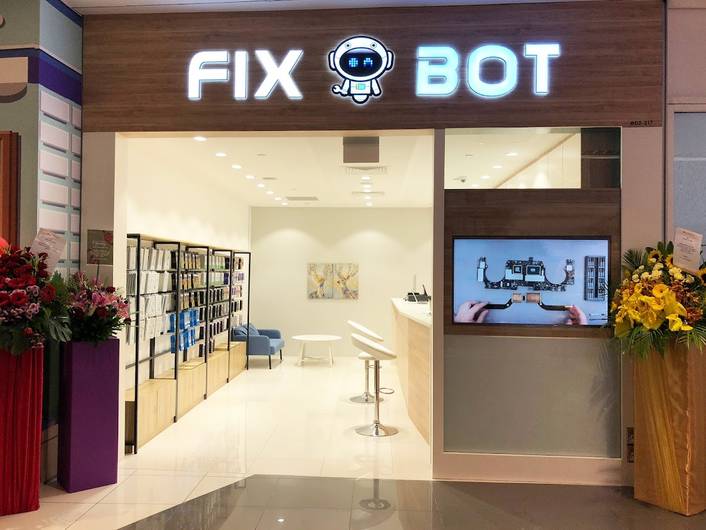 Fix Bot at Suntec City