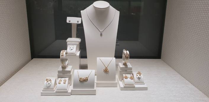 Poh Heng Jewellery at The Clementi Mall