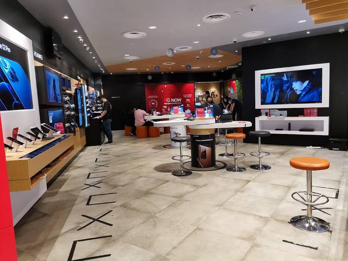 SingTel Exclusive Retailer at West Mall
