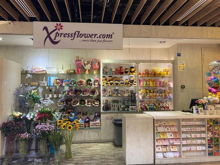 Xpressflower.com at West Mall