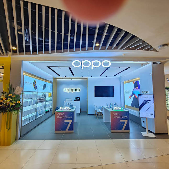 OPPO Concept Store at Bedok Mall