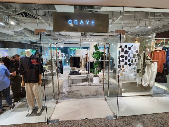 G R A Y E at Wheelock Place
