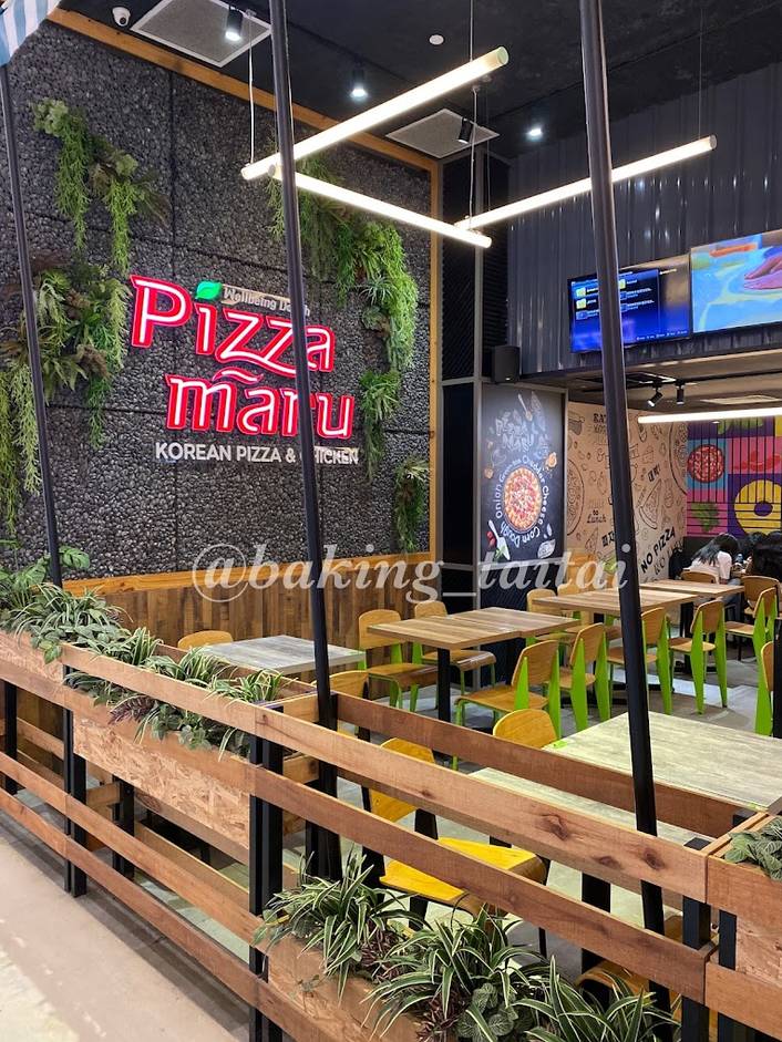 Pizza Maru at Bugis+ store front