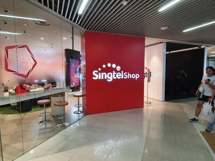 Singtel Shop at Causeway Point store front