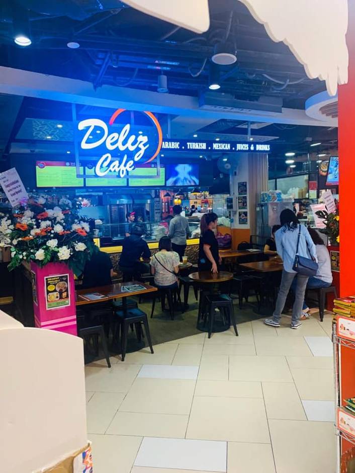 Deliz Cafe at Eastpoint Mall store front