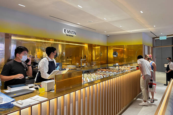 Le Matin Patisserie at ION Orchard store front
