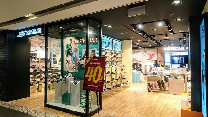 Skechers at ION Orchard store front