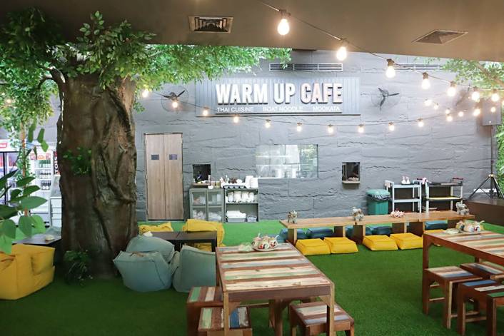 Warm Up Cafe at The Star Vista store front