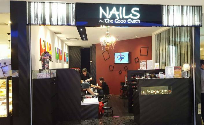 Nails by the Good Earth at West Mall