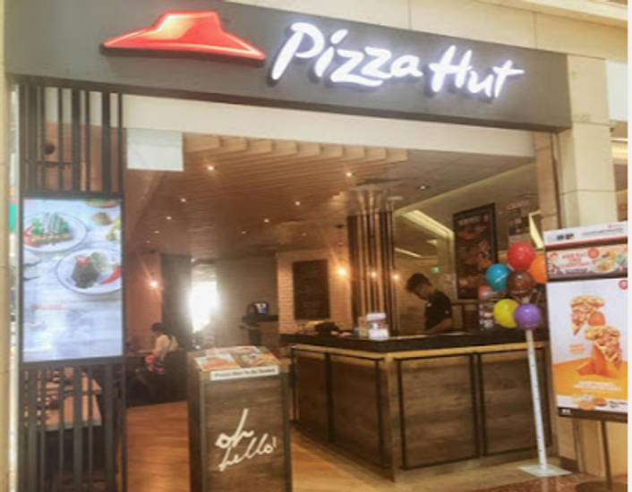 Pizza Hut at West Mall store front